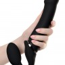 Черный безремневой вибрострапон Vibrating Bendable Strap-On L