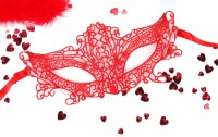 Красная ажурная текстильная маска "Марлен"