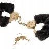 Наручники с чёрной меховой опушкой GOLD DELUXE FURRY CUFFS